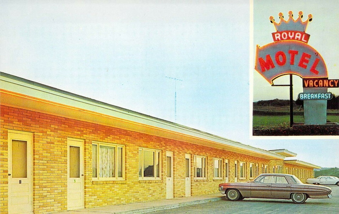 Royal Motel - Old Postcard View (newer photo)